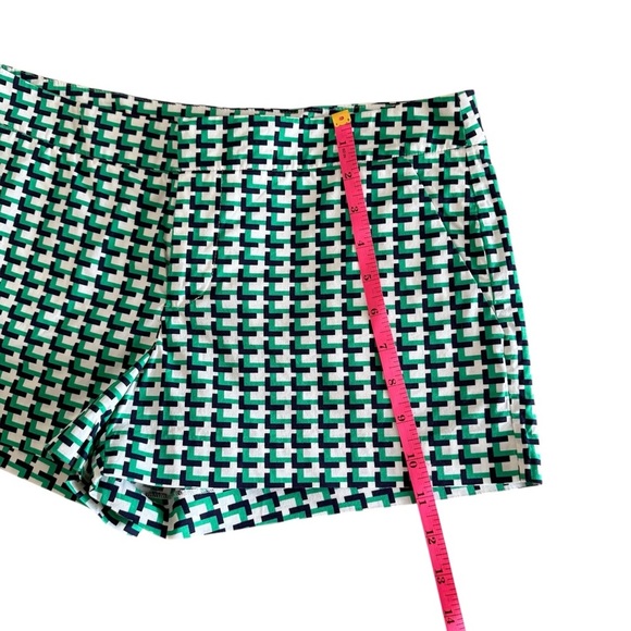 Joie Green and White Geometric Shorts - Picture 4 of 8